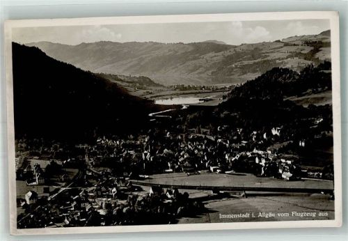 Immenstadt Fliegeraufnahme des Ortes mit Kleinem und Großen Alpsee
