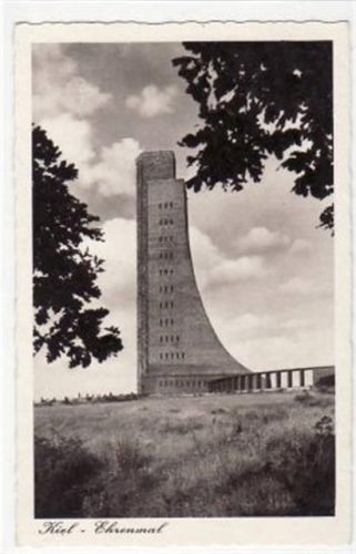 Laboe Laboe, Kiel mit Ehrenmal. Karte beschrieben. Gute Erhaltung.