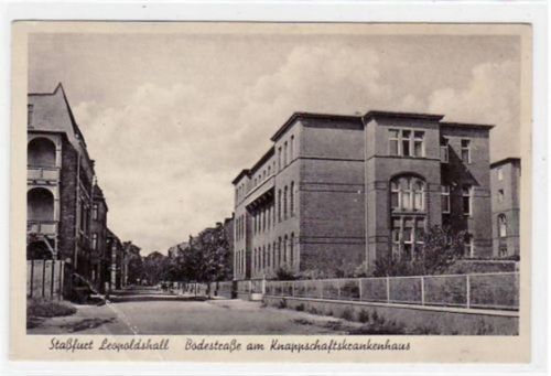 Staßfurt Staßfurt - Leopoldshall mit Bodestraße am Knappschaftskrankenhaus ungelaufen kleiner Knick und Bug links unten, sonst gut erhalten.