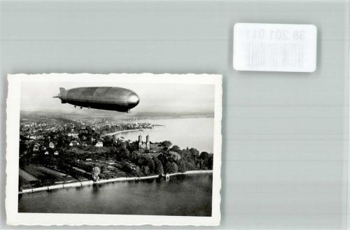 Friedrichshafen 1939 Fliegeraufnahme vom Schloss Friedrichshafen mit Zeppelin Foto Original aus Archiv eines Ansichtskartenverlags