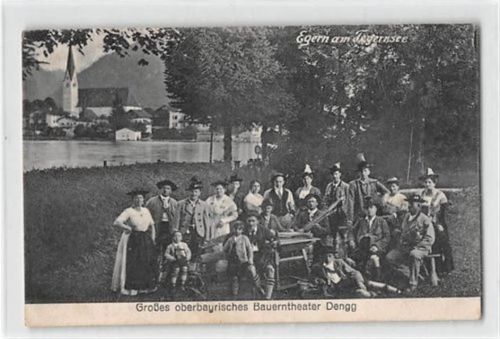 Egern. Gruppe des großen oberbayrischen Bauerntheaters Dengg. Feldpost, Stempel von 1918. Leicht fleckig, leicht bügig, sonst gut erhalten
