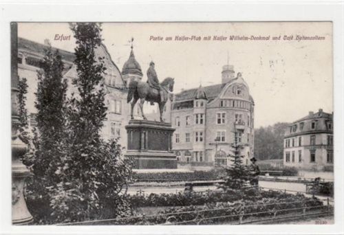 Erfurt Erfurt mit Partie am Kaiser-Platz, Kaiser Wilhelm-Denkmal und Cafe Hohenzollern gelaufen 1900. Leichte Stempelspuren, sonst gut erhalten.