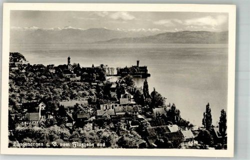 Langenargen Fliegeraufnahme des Ortes am Bodensee mit Barockkirche St. Martin