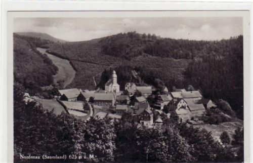 Schmallenberg Nordenau mit Gesamtansicht gelaufen von 1933 kleiner Knick unten rechts, sonst gut erhalten