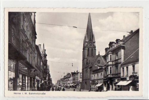 Herne mit Bahnhofstraße gelaufen, mit Marke und Stempel von 1954. Kleine Beschädigung am Rand oben, sonst gut erhalten