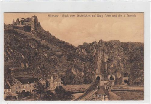 Altenahr Altenahr. ein Blick vom Nickelchen auf Burg Ahre drei Tunnels gelaufen, 1914. Leichter Stempeldurchdruck, kleiner Knick oben rechts, sonst gut erhalten