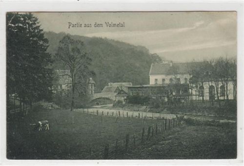 Volmetal gelaufen, 1907. Ecken mit Albumabdrücken, kleiner Knick oben links, leicht stockfleckig, sonst gut erhalten