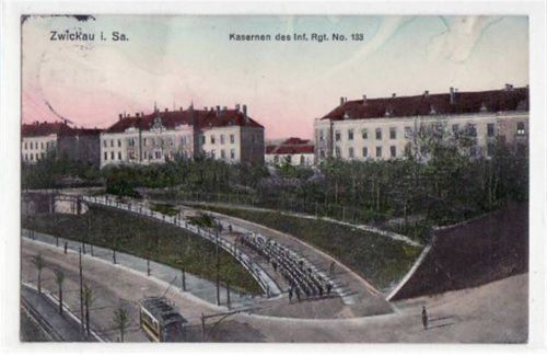 Zwickau Zwickau mit Kaserne des Inf. Rgt. No. 133 gelaufen von 1913. Leicht bügig, leichter Stempeldurchdruck, leichte WasserFlecken, sonst gut erhalten