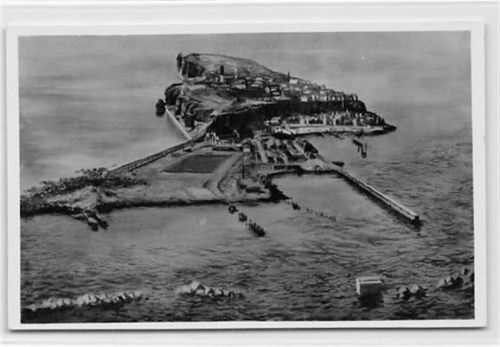 Helgoland. Fliegeraufnahme nach der Zerstörung des Hafens. Gute Erhaltung.
