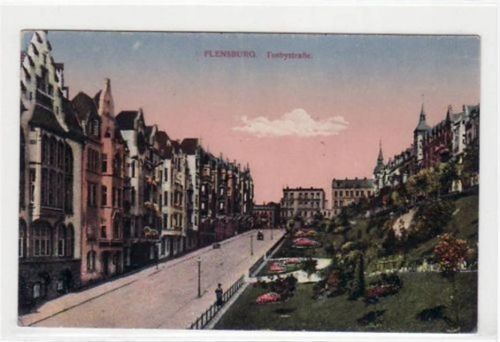 Flensburg Flensburg mit Tosbystraße. Feldpost, Stempel von 1917. Leichter Bug oben rechts, leichte Abschürfungen, sonst gut erhalten