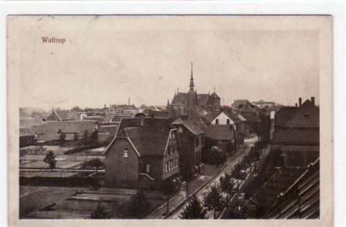 Waltrop mit Gesamtansicht. Feldpost, Stempel von 1914 kleiner Knick unten rechts, leichter Stempeldurchdruck, leicht fleckig, sonst gut erhalten