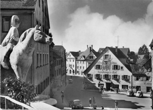 Weingarten. Münsterplatz mit St. Martinus-Denkmal. Karte beschrieben Gute Erhaltung.