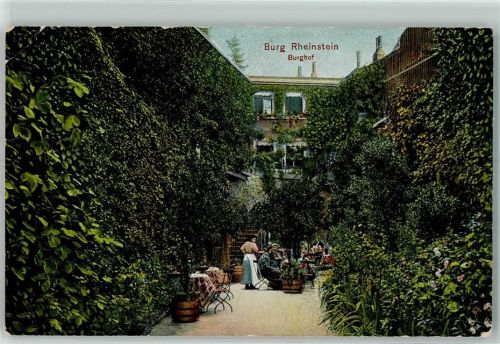 Trechtingshausen Burg Rheinstein Burghof