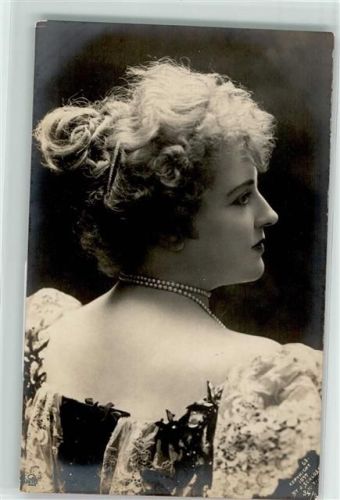 1900 Frauenschönheit Haarmode