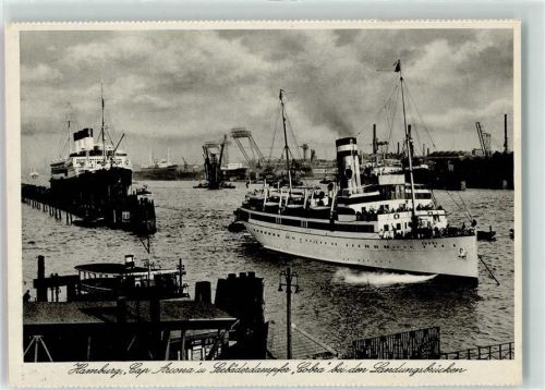Hamburg Dampfer Cap Arcona und Seebäderdsmpfer Cobra Landungsbrücke Hafen