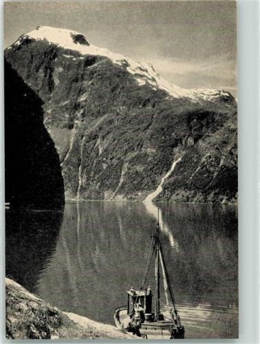 Geiranger Fjord mit Prekestolen Boot