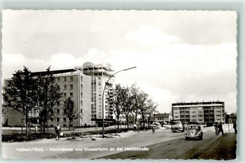 Velbert Hochhäuser und Wasserturm an der Heidestraße VW Käfer Kleintransporter