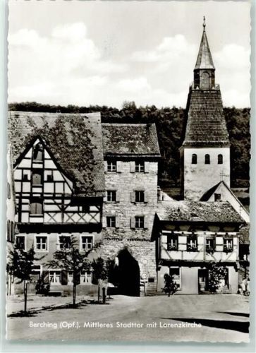 Berching Stadttor Lorenzkirche