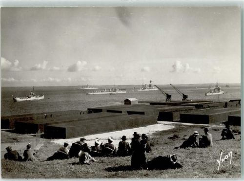 Brest Kriegsschiffe la Rade Verladekran Matrosen