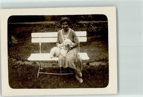 1918 Bichon Frau
