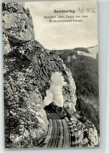 Semmering-Kurort Ausfahrt eines Zugs aus dem Weinzetteltunnel Eisenbahn