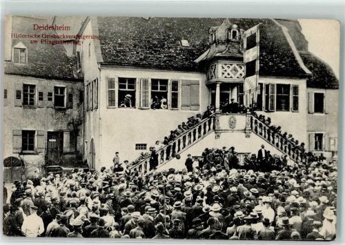 67146 W6705 Deidesheim - Historische Geisbockversteigerung am Pfingstdienstag Treppe Männer Fahne