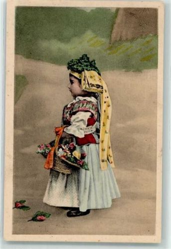 Oberschlesische Trachten Kind im FronleichnamsschmuckKleid Kopfbedeckung Blumen Korb Tracht Polen