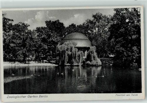 Tiergarten Pavillion am Teich