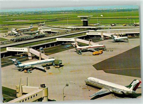 Amsterdam Internationaler Flughafen Schiphol Flugzeuge Tanklaster Shell