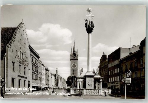 Straubing Theresienplatz Dreifaltigkeitssäule Stadtturm