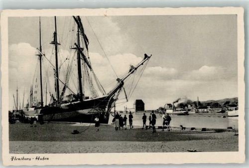 Flensburg Hafen mit Dreimastschoner Dampfschiff