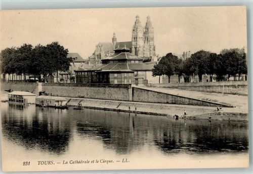 Tours La Cathedrale et le Cirque Ruderboot