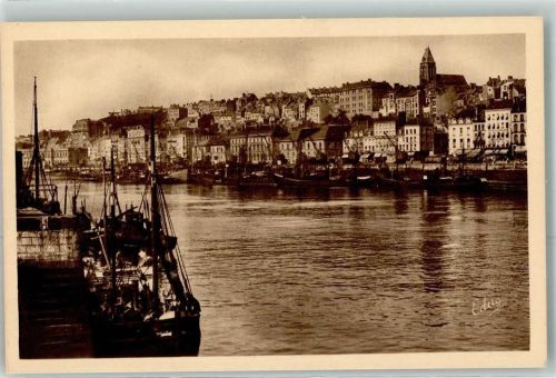 Boulogne-sur-Mer Quai Gambetta et la Port Fischerboot