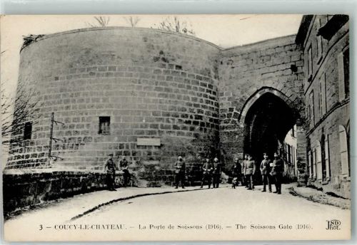 Coucy-le-Chateau-Auffrique la Port de Soissons Uniform