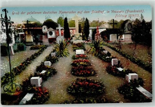 Vouziers 1914 - 1915 Grab der gefallenen deutschen Kameraden auf dem Friedhof