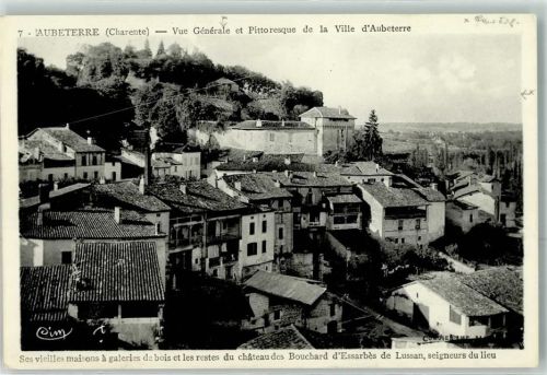 Aubeterre Überreste von Schloss Buchard d`Essarbes de Lussan