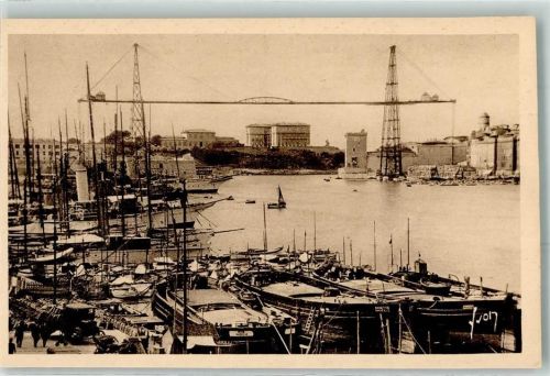 Marseille le Vieux port et le Pont Transbordeur Schiff