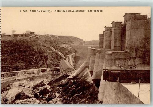 Eguzon-Chantome Le Barrage Rive gauche Les Vannes