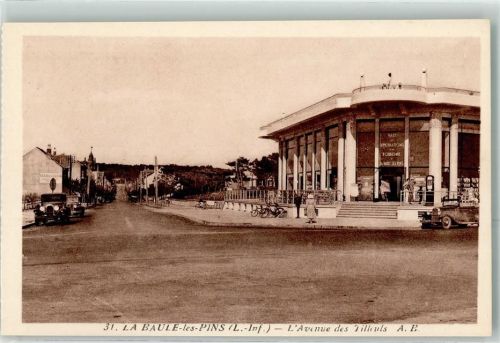 La Baule-Escoublac La Baule-les-Pins l`Avenue de Tilleuls Oldtimer Fahrrad