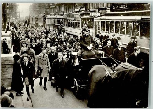 Ernst Thälmann begleiten Urne Genossen Julian Marchlewski Straßenbahn Kutschen VEB Nr.3