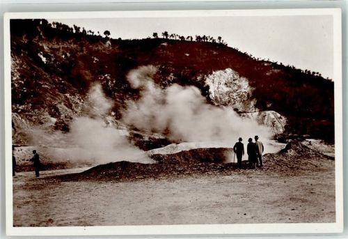 Pozzuoli e Cantiere Die Schlammgrube Krater Solfatara Di Pozzuoli