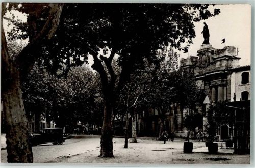 Tarascon Avenue victor-Hugo