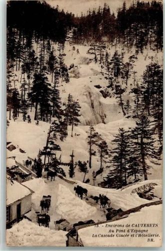 Cauterets Winter Wasserfall Hotel