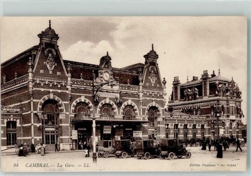 Cambrai Bahnhof Auto Oldtimer