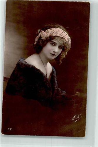 1913 Frauenschönheit Pelzstola Haarband handkoloriert