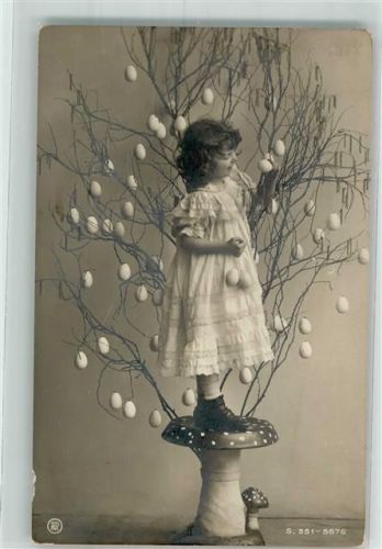 1907 Serie 551-5676 Osterstrauch mit Ostereier Pilz Mädchen Kleid mit Lochstickerei