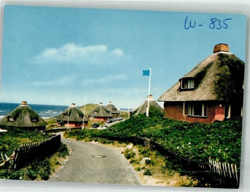 Hörnum Weg durch eine Reetgedeckte Ferienhaus-Siedlung