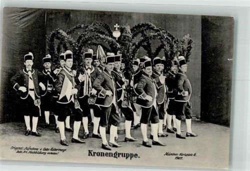 München 1907 Kronengruppe des Schäfflertanzes in Tracht Fotograf Ostermayr