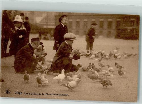 Liege 1918 - 1930 Kinder füttern Tauben auf dem Place Saint-Lambert