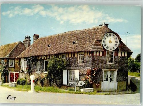 Cambremer Normandie Le Cadran Haus mit Uhr